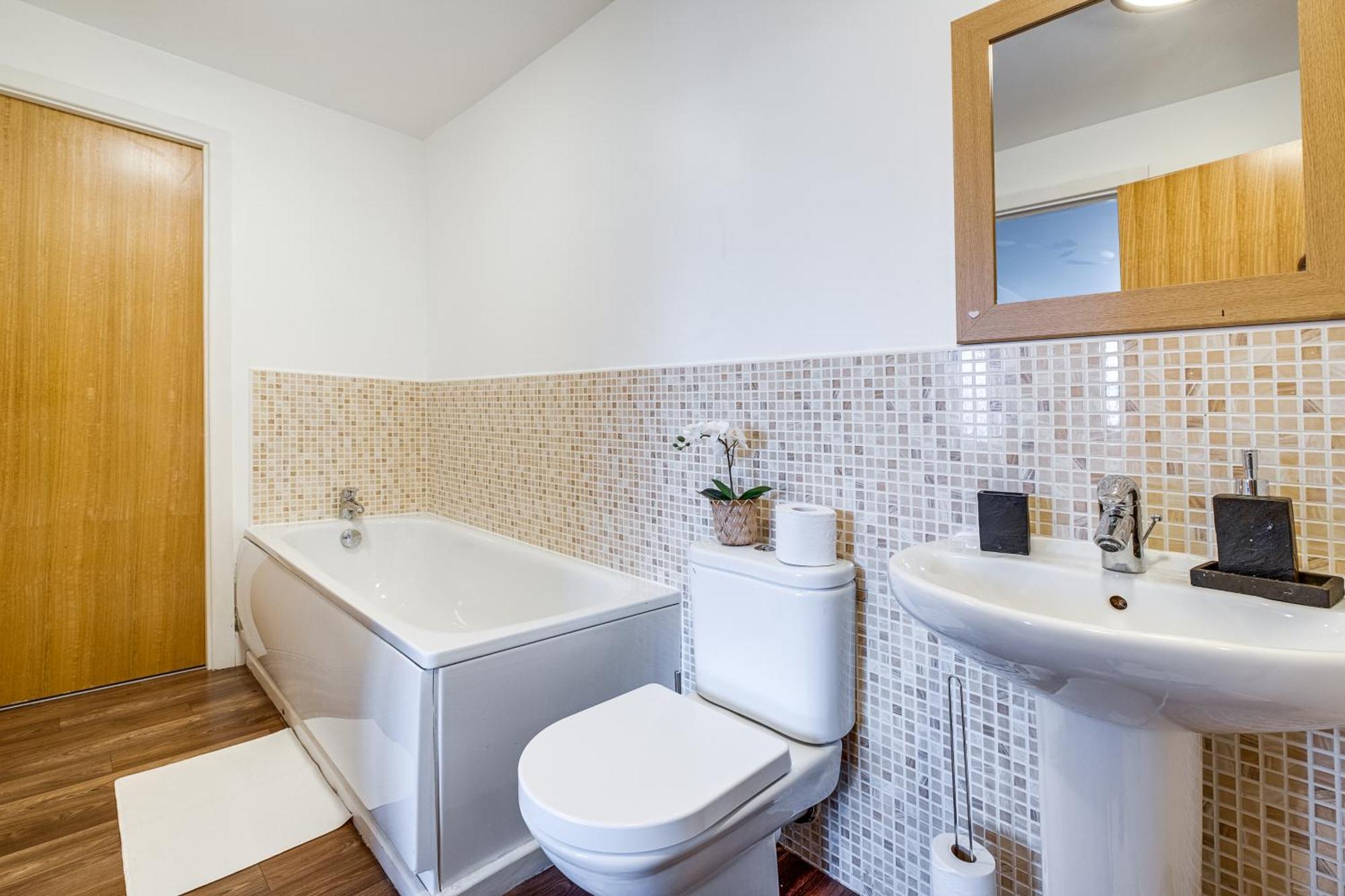 Apartment The Asian 28 Nights With Netflix And View